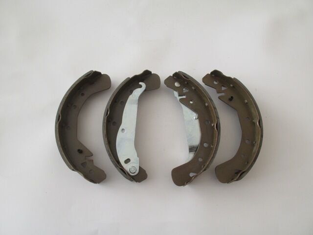 OPEL ZAFIRA- 99/04; ARKA FREN PABUCU 1,6/1,8/2,0 (114,3X40)(BRAMAX) 1605064