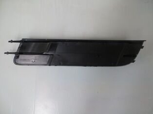 AUDI Q7- 06/12; ÖN TAMPON PANJURU SAĞ SİYAH (TW) 4L0807682