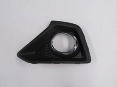 HYUNDAI I10- 13/16; SİS LAMBA KAPAĞI SOL (NİKELAJ ÇERÇEVELİ) (BFN) 86528-B4000