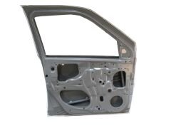 SUZUKI SWIFT- 05/11; ÖN KAPI KOMPLE SOL GRİ BOYALI/ÇELİK BARLI (İCELİ/ÇEKOMASTİKLİ) (BFN) 68002-71L00