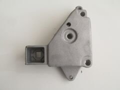 RENAULT KANGOO- 98/03; MOTOR TAKOZU BAĞLANTI KULAĞI (1.4 8VALF)(ALÜMİNYUM) 7700432410