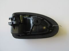 RENAULT MEGANE- 1- 99/02; ÖN KAPI İÇ AÇMA KOLU SAĞ ELCEĞİ GÜMÜŞ GRİ 8200028995