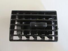 FIAT ALBEA- 05/13; ÖN GÖĞÜS ORTA ÜFLEME PETEĞİ SAĞ/SOL AYNI (ADET) (DİFİZÖR) 735360390