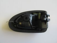 RENAULT MEGANE- 1- 98/99; ARKA KAPI İÇ AÇMA KOLU SOL ELCEĞİ GÜMÜŞ GRİ 8200028994