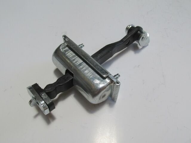 FORD FOCUS C MAX- 04/06; ÖN/ARKA KAPI DURDURUCUSU SAĞ/SOL AYNI (ADET) (KAPI GERGİSİ) 3M51R23500AJ