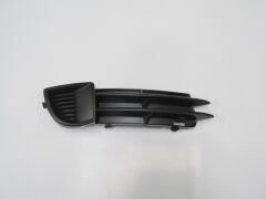 AUDI A3- 05/08; SİS LAMBA KAPAĞI SAĞ SİS DELİKSİZ SİYAH (TW) 8P4807682A