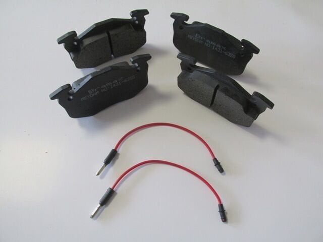 RENAULT TWINGO- 99/00; ÖN FREN BALATASI (2 KABLOLU)(DİSK)(105X54,7X15) (BRAMAX) 7701202891