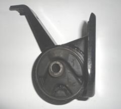 MITSUBISHI LANCER- C62- 88/91; ÖN MOTOR TAKOZU SAĞ MANUEL (TENACITY) MB581029