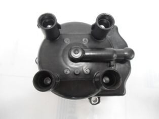TOYOTA COROLLA- AE101- 93/98; DİSTRİBÜTÖR KAPAĞI TIRNAKLI (4AFE) 1.6cc ENJEKSİYONLU (YOW JUNG) 19101-11060