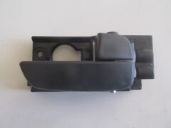 HYUNDAI ACCENT- ERA- 06/12; ÖN KAPI İÇ AÇMA KOLU SAĞ SİYAH 82620-1E000