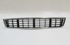 AUDI A4- 02/05; ÖN TAMPON PANJURU ORTA NİKELAJLI (PETEKLERİ SİYAH) (TW) 8E080764701C