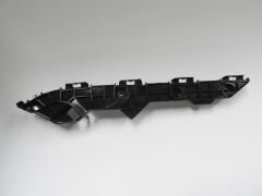 TOYOTA COROLLA- E150- 07/13; ARKA TAMPON İÇ BAĞLANTI BRAKETİ SOL (YAN KULAĞA BAĞLANAN) PLASTİK (TW) 52156-12290