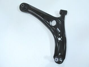 TOYOTA YARIS- 00/02; ÖN ALT TABLA SAĞ (SALINCAK) BURÇLU/ROTİLLİ (DAMLA GÖZSÜZ) (SH) 4806859035