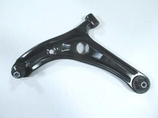 TOYOTA YARIS- 00/02; ÖN ALT TABLA SOL (SALINCAK) BURÇLU/ROTİLLİ (DAMLA GÖZSÜZ) (SH) 4806959035