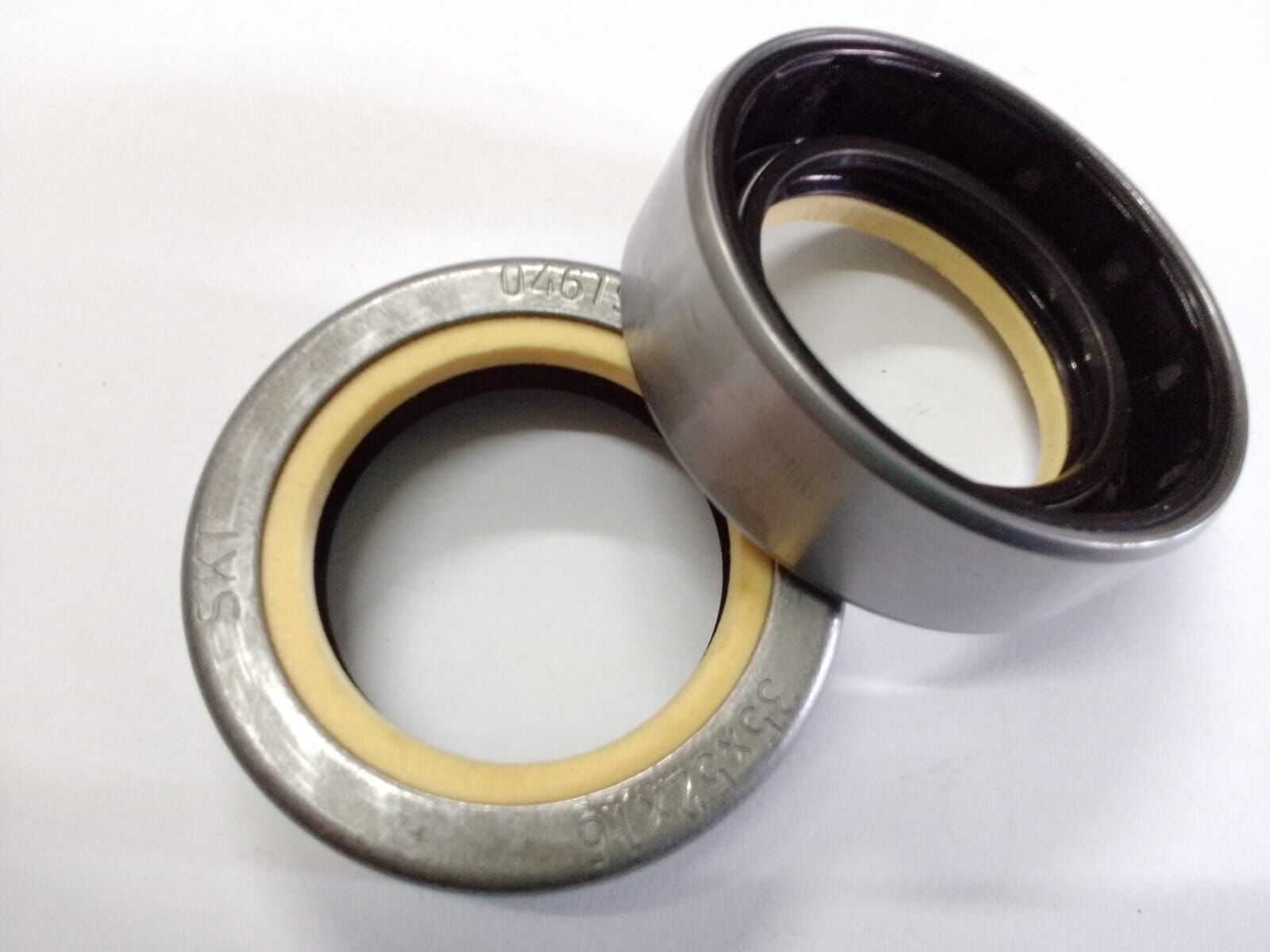 12013466  35X52X16 COMBI SF6 NBR ÖN AKS KEÇESİ MASSEY FERGUSON CASE K262143, Carraro 134363, John Deere RE204829, New Holland 85824346