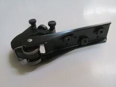 RENAULT MASTER- 4- 20/24; SÜRGÜLÜ KAPI ALT RAY BAĞLANTISI SAĞ 8200661119