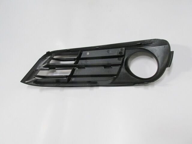 BMW 5 SERI- F10- 13/16; SİS LAMBA KAPAĞI SAĞ SİS DELİKLİ (PREMİUM/COMFORT)(TW) 51117331730