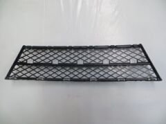 BMW 5 SERI- E60- 07/10; ÖN TAMPON PANJURU ORTA SİYAH (TW) 51117178115
