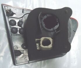 KIA CERATO- 10/11; İÇ STOP LAMBASI SOL KIRMIZI/BEYAZ (FAMELLA) 92403-1M010