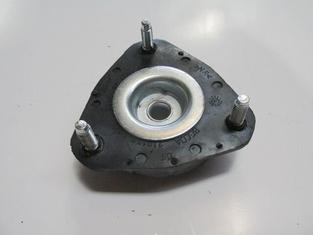 FORD FOCUS- SD/HB- 98/05; ÖN AMORTİSÖR ÜST KULE TAKOZU SAĞ/SOL AYNI (ADET) 7T163K155AA