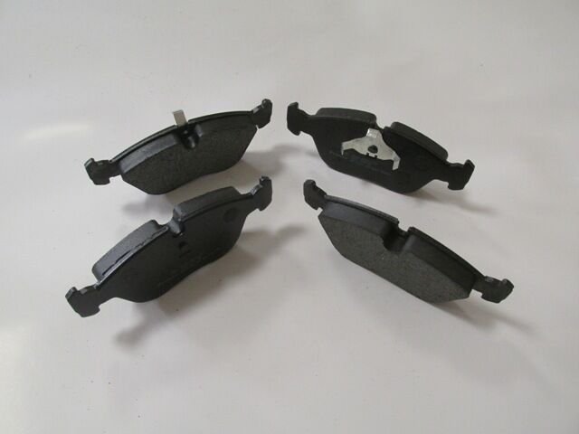 VOLVO S70- 97/00; ÖN FREN BALATASI 2,0/2,3/2,4 (KABLOSUZ)(DİSK)(156,8X58,7X18,5) (BRAMAX) 271587