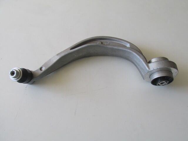 AUDI A4- 13/15; ÖN ALT TABLA SAĞ EĞRİ TİP BURÇLU/ROTİLLİ (65 MM M14) (SALINCAK) ALÜMİNYUM (SH) 8K0407694T
