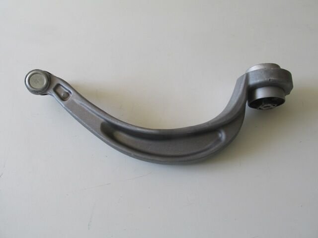AUDI A5- 12/16; ÖN ALT TABLA SAĞ EĞRİ TİP BURÇLU/ROTİLLİ (65 MM M14) (SALINCAK) ALÜMİNYUM (SH) 8K0407694T
