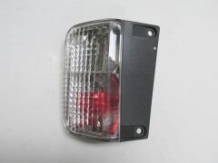 RENAULT TRAFIC- 2- 04/14; ARKA SİS LAMBASI SOL KIRMIZI/BEYAZ (PLEKSAN) 8200968070