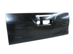 TOYOTA HILUX- PICK UP- 15/19; ARKA BAGAJ KAPAĞI KOMPLE (ORTADAN AÇMALI/STOP LAMBA DELİKLİ) (TW) 65700-KK010
