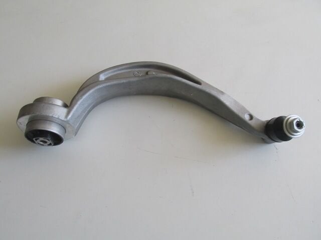AUDI A4- 15/18; ÖN ALT TABLA SOL EĞRİ TİP BURÇLU/ROTİLLİ (65 MM M14) (SALINCAK) ALÜMİNYUM (SH) 8K0407693T