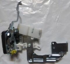 MITSUBISHI CANTER- FUSO- 06/12; ÖN KAPI KİLİDİ SAĞ (FE711/839/859E/859G) (HUSHAN) MK434982