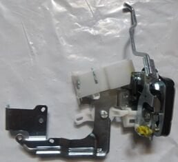 MITSUBISHI CANTER- FUSO- 06/12; ÖN KAPI KİLİDİ SOL (FE711/839/859E/859G) (HUSHAN) MK434981