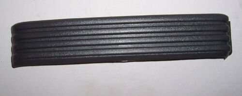 MAZDA E2200- MİNİBÜS- 88/95; ARKA TAMPON UCU SOL TIRTIRLI (PLASTİK) S083-50-252