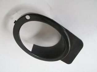 BMW 5 SERI- E39- 96/00; SİS LAMBA ÇERÇEVESİ SAĞ SİYAH (M5 TİPİ) (TYG) 51112496284