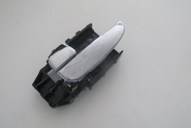 HYUNDAI ELANTRA- 04/07; ÖN KAPI İÇ AÇMA KOLU SOL NİKELAJLI 83610-2D000CA