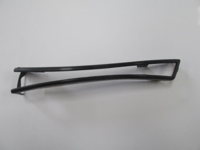 VOLKSWAGEN PASSAT- B6- 05/10; ÖN TAMPON SİNYAL ÇERÇEVESİ SOL GRİ (TW) 3C0807717AGRU