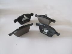 VOLVO S60- 00/04; ÖN FREN BALATASI (KABLOSUZ)(DİSK)(155,2X72,3X18,6/15;6,4X71,6X17)(BRAMAX) 274285