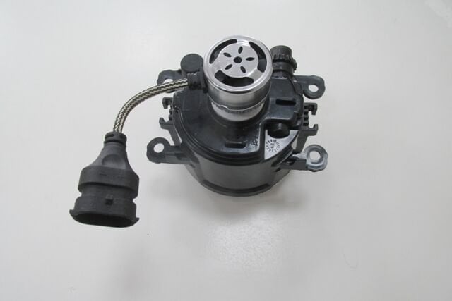 FORD FIESTA- 09/13; SİS LAMBASI SAĞ/SOL AYNI (ADET) LED AMPÜLLÜ 8200074008