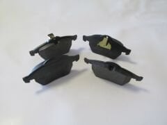 OPEL VECTRA- B- 96/99; ÖN FREN BALATASI (KABLOSUZ)(DİSK) (155,3X74,1X19/156,3X74,1X18,5) (BRAMAX) 1605003