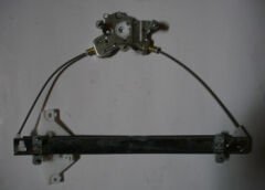 HYUNDAI SONATA- 99/02; ÖN CAM KRİKOSU SAĞ ELEKTRİKLİ/MOTORSUZ (32DİŞ) 82404-38010