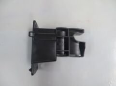 RENAULT CLIO- 4- HB- 13/16; ÖN TAMPON İÇ BAĞLANTI BRAKETİ SAĞ PLASTİK 620902055R