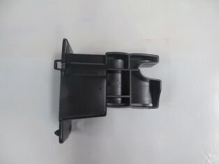 RENAULT CLIO- 4- SPORT TOURER- 13/16; ÖN TAMPON İÇ BAĞLANTI BRAKETİ SAĞ PLASTİK 620902055R