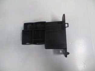 RENAULT CLIO- 4- SPORT TOURER- 13/16; ÖN TAMPON İÇ BAĞLANTI BRAKETİ SOL PLASTİK 620902055R