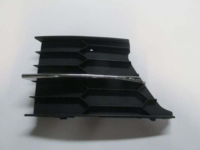 SKODA RAPID- 13/16; TAMPON PANJURU SOL NİKELAJ ÇITALI (SİS LAMBASI YANI)(TW) 3TD854661ARYP