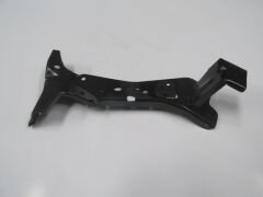 AUDI A3- SD/HB/SB- 12/16; ÖN ÇAMURLUK BRAKETİ SAĞ (TW) 8V0821136C