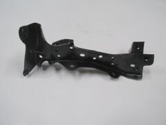 AUDI A3- SD/HB/SB- 12/16; ÖN ÇAMURLUK BRAKETİ SAĞ (TW) 8V0821136C