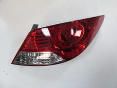 HYUNDAI ACCENT- BLUE- 11/18; STOP LAMBASI SAĞ KIRMIZI/BEYAZ (MARS) 92402-1R020