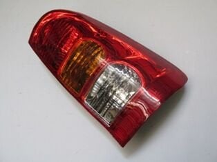 TOYOTA HILUX- PICK UP VIGO- 05/11; STOP LAMBASI SAĞ KIRMIZI/SARI/BEYAZ (DUYLU) (CASP)(E MARKLI) 81551-0K010