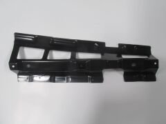 SKODA OCTAVIA- 05/09; ÖN ÇAMURLUK TUTUCU BRAKETİ BRAKETİ SAĞ (TW-Y) 1Z0821162