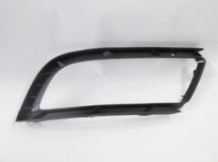 SKODA SUPERB- 13/15; SİS LAMBA ÇERÇEVESİ SAĞ (TW-Y) 3T0807682